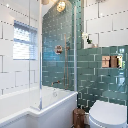 Loughrigg At Lipwood - Stunning 2 Bedroom - 1 Bathroom - Gentleman's - Central *